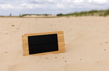 Logotrade werbemittel das Foto: Sunwick 10.000mah Bambus Solar Powerbank