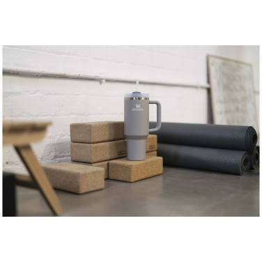 Logotrade Werbeartikel das Foto: Stanley 1200 ml Quencher H2.0 Thermobecher