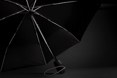 Logotrade advertising product picture of: Swiss Peak AWARE™ Traveller 21” automatic umbrella