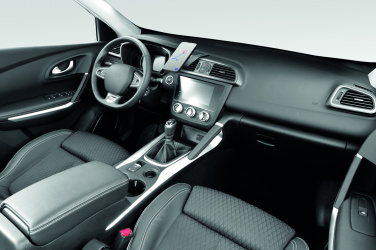 Logo trade promotional giveaway photo of: 15W magnetic car charger