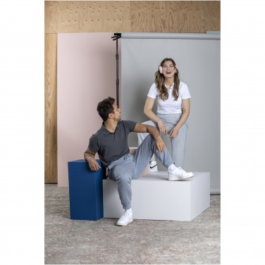 Logotrade ärikingituse foto: Grafiit lühikeste varrukatega meeste orgaaniline polo