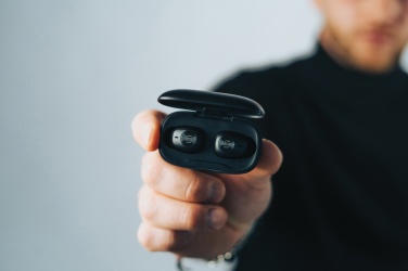 Logo trade ärikingid foto: Urban Vitamin Palm Springsi RCS rplastist ENC kõrvaklapid