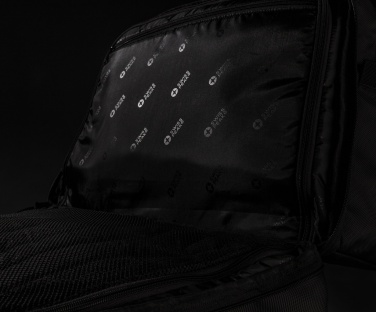 Logotrade firmakingi foto: Swiss Peak RFID-duffle kohvri avaga