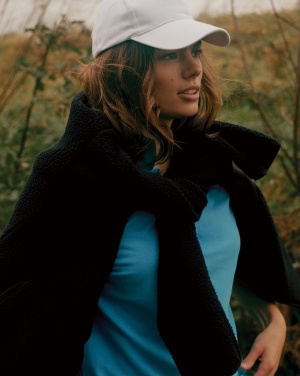 Logotrade meened pilt: Iqoniq Diran taaskasutatud polüestrist fliisjope