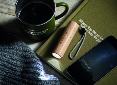 Logotrade reklaamtoote foto: Pöögipuidust laetav taskulamp