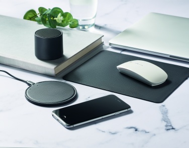 Logotrade ärikingituse foto: Taaskasutatud PU juhtmevaba kõlar