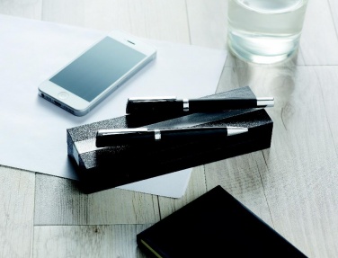 Logotrade firmakingi foto: Pliiats ja rull paberkarbis