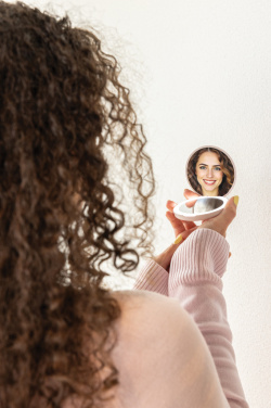 Logo trade firmakingid foto: Lumora LED laetav meigipeegel