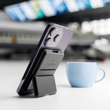 Logotrade reklaamkingituse foto: C-Secure MagSafe kaardihoidja telefonile