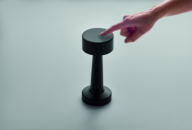 Logotrade meene foto: HIERLUZ laetav rauast laualamp