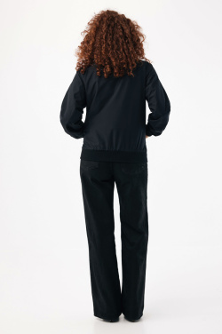 Logotrade ärikingituse foto: IQONIQ Odin taaskasutatud polüestrist kerge unisex jakk