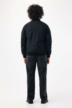 Logotrade ärikingituse foto: IQONIQ Odin taaskasutatud polüestrist kerge unisex jakk