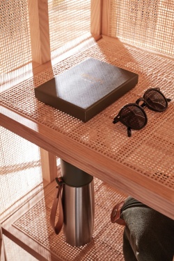 Logo trade mainoslahjat ja liikelahjat kuva: VINGA Bratzy pöytäpeli