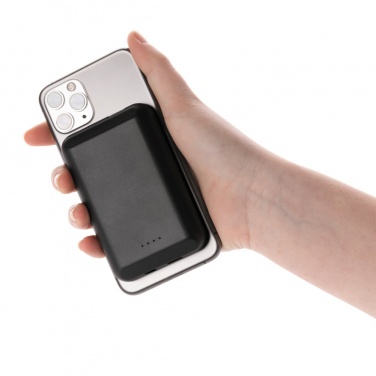 Logotrade mainoslahja ja liikelahja kuva: Magneettinen 5000mAh 5W langaton virtapankki
