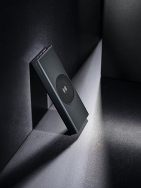 Logotrade liikelahja tuotekuva: Terra RCS 18W alumiininen 10000 mAh varavirtalähde 10W