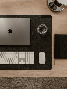 Logotrade mainoslahjat kuva: VINGA Albon GRS kierrätyshuopa pöytämatto