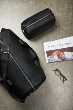 Logotrade liikelahja mainoslahja kuva: VINGA Bermond RCS kierrätetty PU weekend-laukku