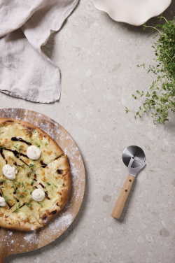 Logotrade mainostuotet kuva: VINGA Paso-pizzaleikkuri