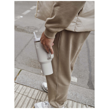 Logo trade mainoslahja ja liikelahja tuotekuva: Stanley Quencher H2.0 1 200 ml:n juomamuki