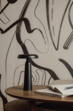 Logotrade liikelahjat mainoslahjat tuotekuva: VINGA Avery RCS pöytävalaisin