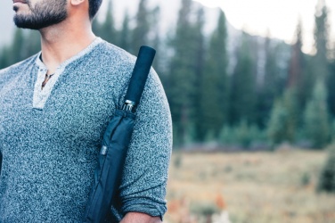 Logotrade reklaminiai produktai nuotrauka: Swiss Peak Aware™ Itin lengvas rankinis 25 colių aliuminio skėtis