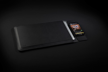 Logotrade dovana nuotrauka: „Swiss Peak“ 15 W magnetinio įkrovimo nešiojamojo kompiuterio dėklas 14–15,6 colio dydžio