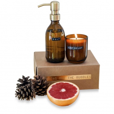Logotrade dāvanas foto: Wellmark Discovery 200 ml roku ziepju dozators un 150 g aromātisko sveču komplekts - bambusa aromāts