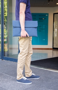 Logotrade ziemassvētku dāvanas foto: Magnētiski aizverams 15,6" klēpjdatora uzmava bez PVC