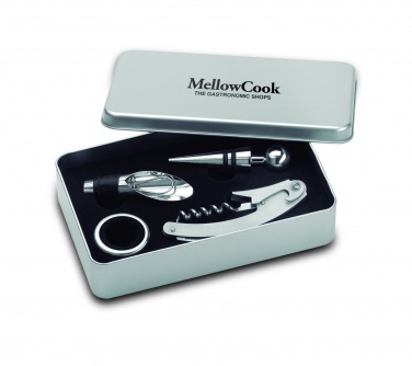 Logotrade dāvanas foto: Vīna komplekts skārda kastē