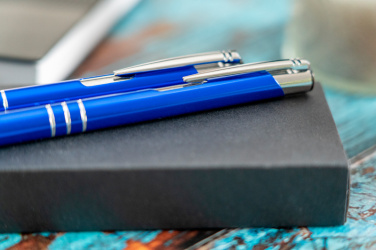 Logotrade logo dāvanas foto: Metāla rakstīšanas komplekts CLAREMONT