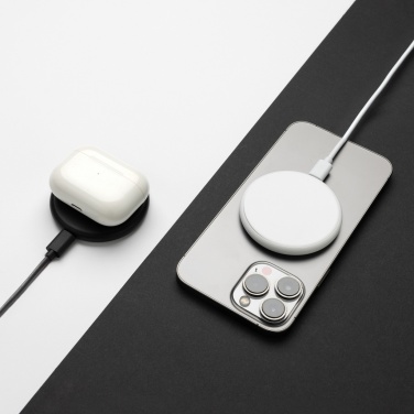 Логотрейд pекламные продукты картинка: Magnapad 15W RCS пластиковый магнитный 3 в 1 зарядное устройство