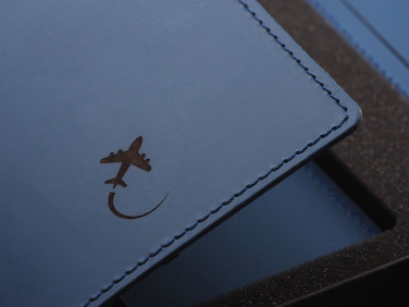 Лого трейд бизнес-подарки фото: Чехол для паспорта 2148094