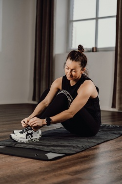 Logotrade kampanjprodukter bild: VINGA GRS RPET active dry handduk large