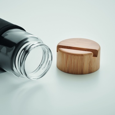 Logotrade profilprodukter bild: Glasflaska med bambulock 600ml