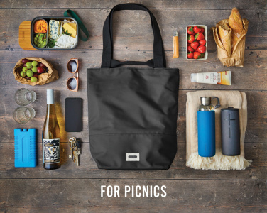 Logotrade profilprodukter bild: Black+Blum 16L Isolerad Tote-/Kylväska