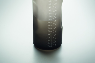 Logotrade profilprodukter bild: RPET vattenflaska 2000 ml